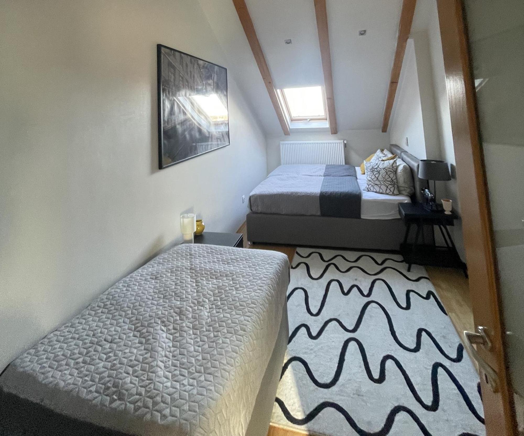 Vila Milka - Balkon - Besplatan Parking - Samostalna Prijava Karlovac Dış mekan fotoğraf